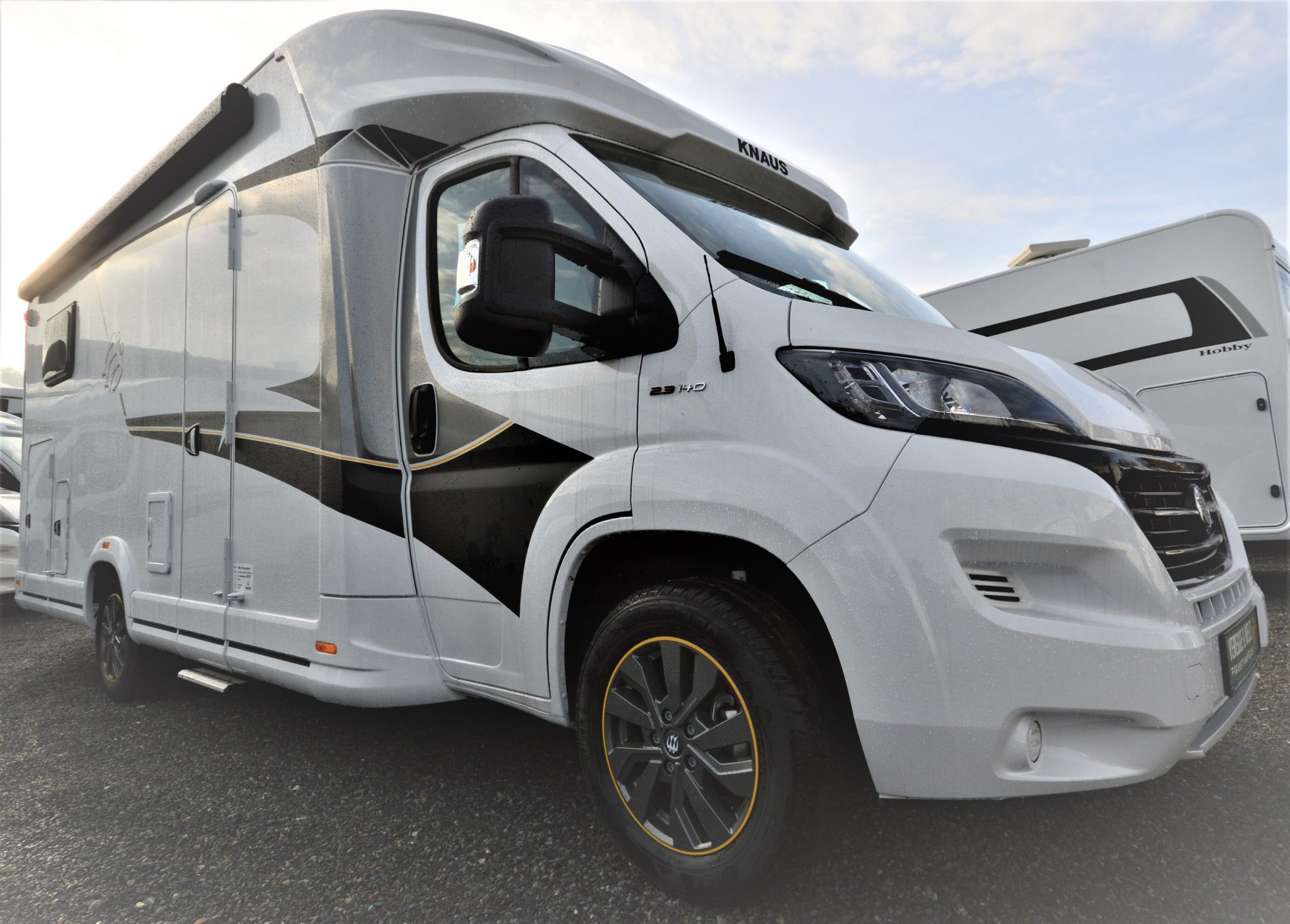 Knaus Live Wave 700 MEG